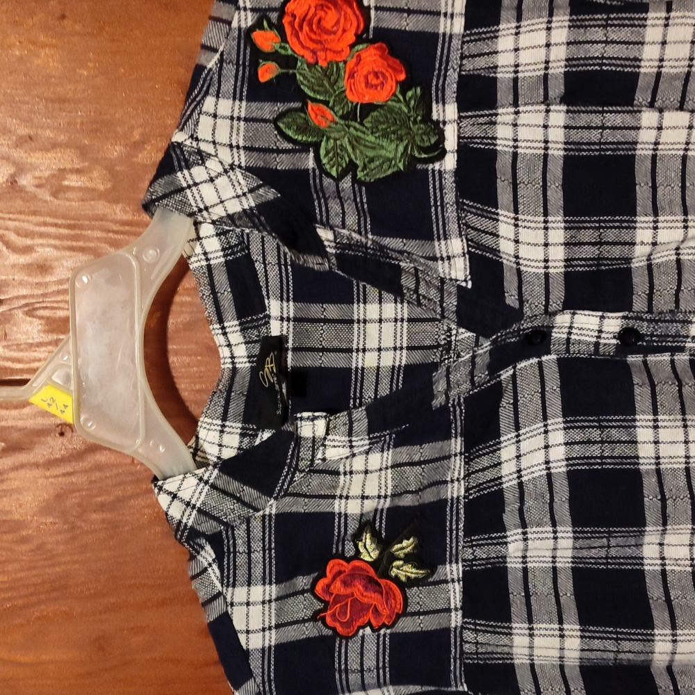 blouse - Picture 2 of 4